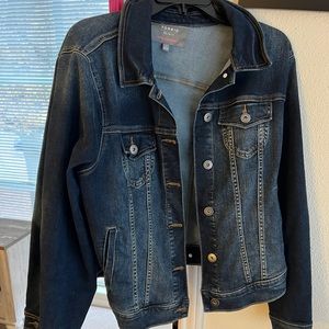 Torrid denim trucker jacket size 1 - medium wash